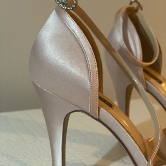 Gorgeous pale pink satin peep toe heel size 9 - Picture 2 of 7